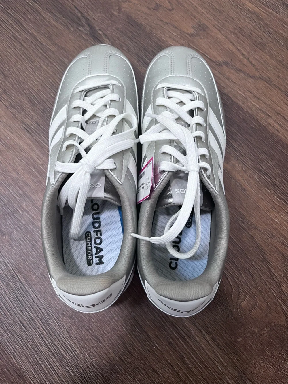 Adidas Barreda Lo in Cyber Metallic Sneaker - Cloudfoam Comfort Size 7